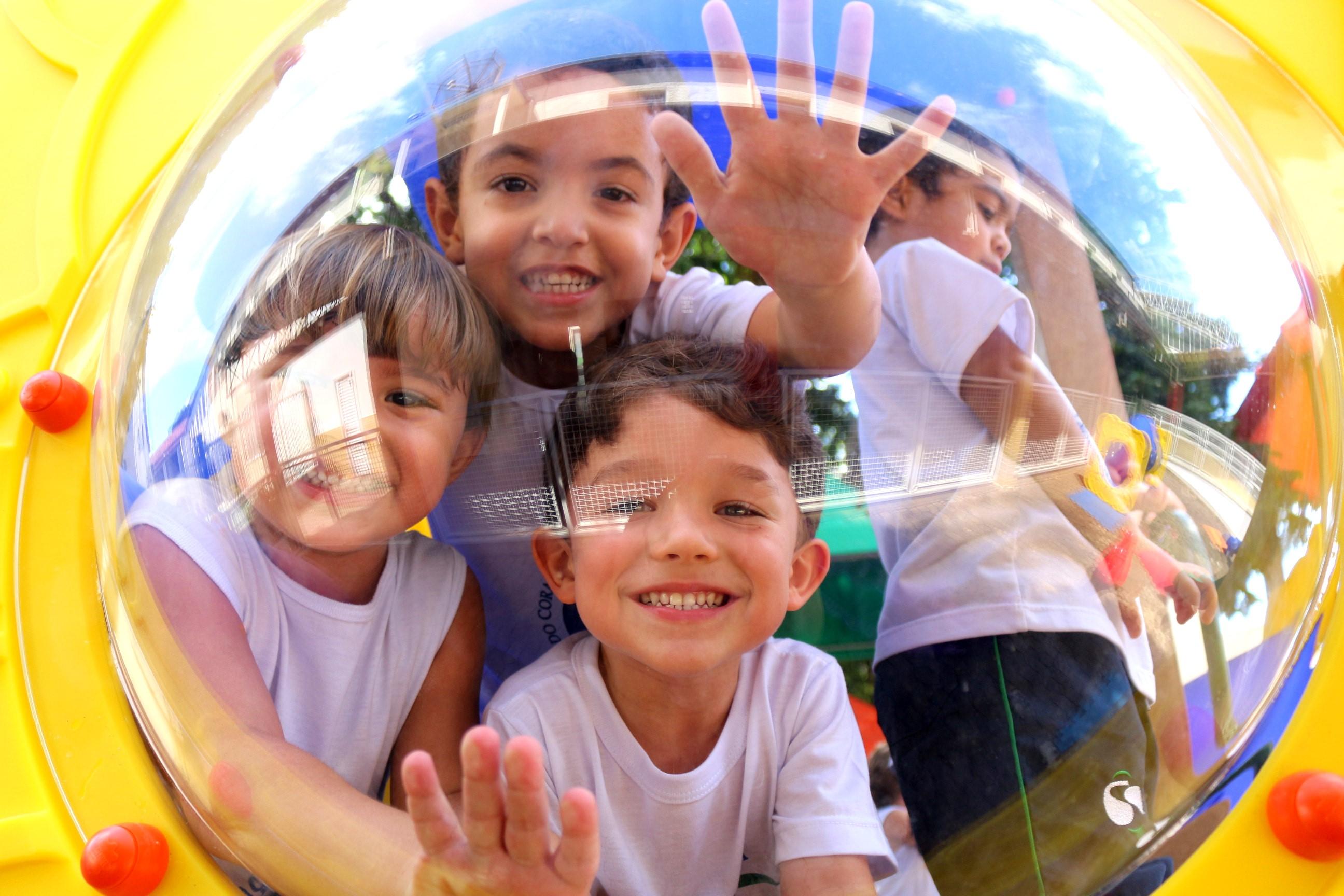 Especial Educação Infantil: "corpos, gestos e movimentos"